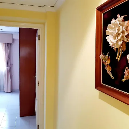 La Rose アパート ガンディア