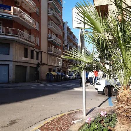 La Rose アパート ガンディア